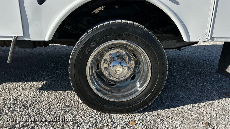 image for item ET6644 2011 Ford F550 Super Duty XL bucket truck