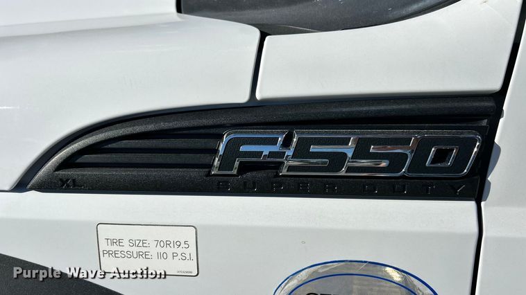 image for item ET6644 2011 Ford F550 Super Duty XL bucket truck