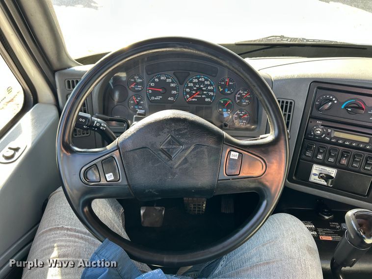 image for item ET6646 2007 International 8600 SBA semi truck