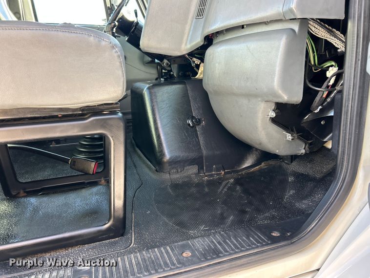 image for item ET6646 2007 International 8600 SBA semi truck