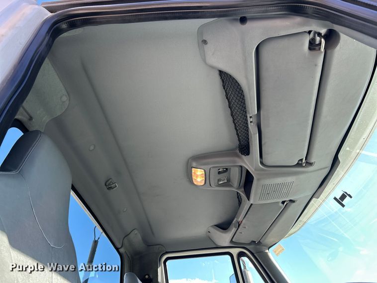 image for item ET6646 2007 International 8600 SBA semi truck