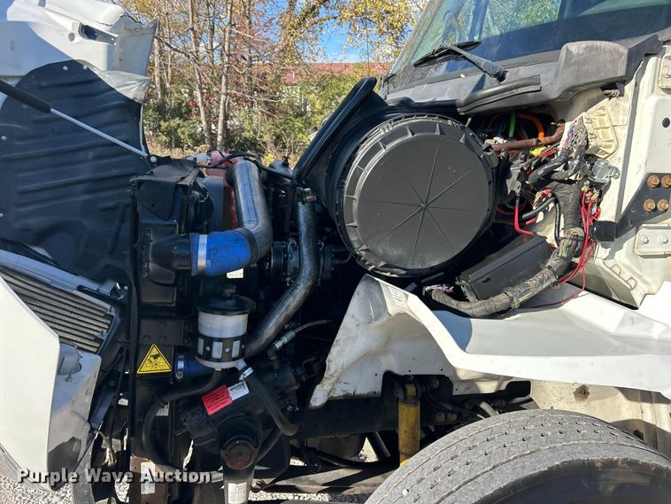 image for item ET6646 2007 International 8600 SBA semi truck