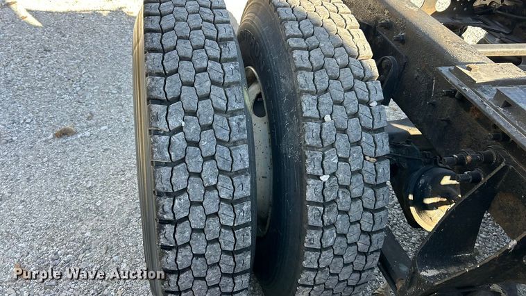 image for item ET6646 2007 International 8600 SBA semi truck