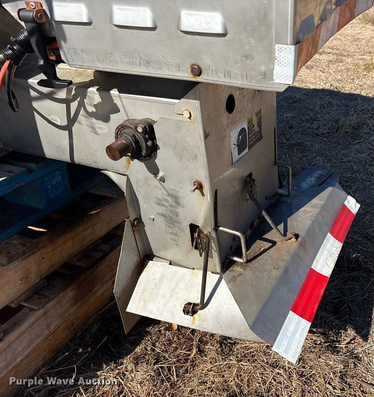 image for item ET7233 2006 Hinkler 505 spreader