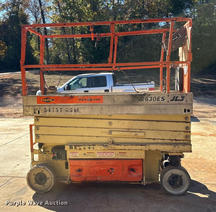 image for item ET7283 2009 JLG 2630ES scissor lift