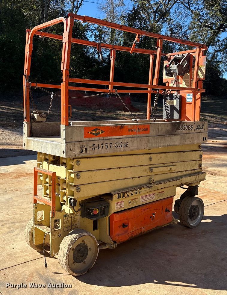 image for item ET7283 2009 JLG 2630ES scissor lift
