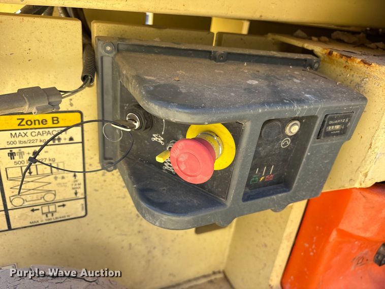 image for item ET7283 2009 JLG 2630ES scissor lift