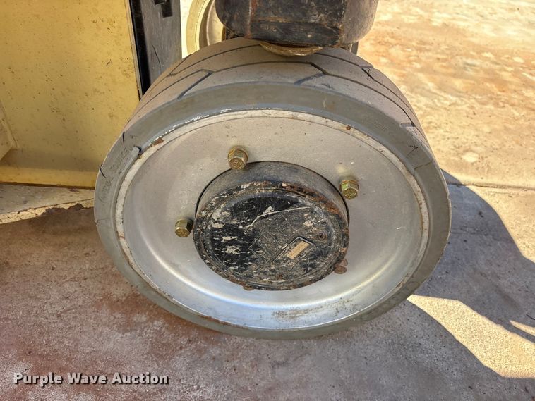 image for item ET7283 2009 JLG 2630ES scissor lift