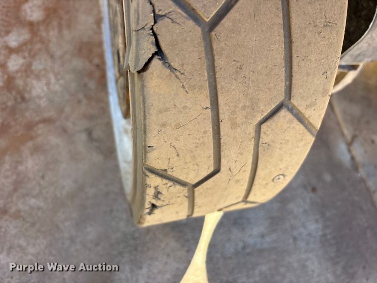 image for item ET7283 2009 JLG 2630ES scissor lift