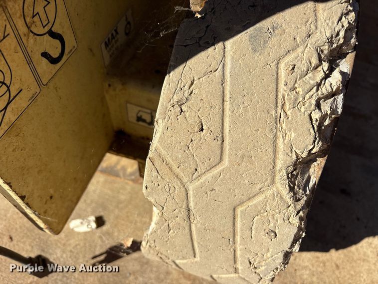 image for item ET7283 2009 JLG 2630ES scissor lift