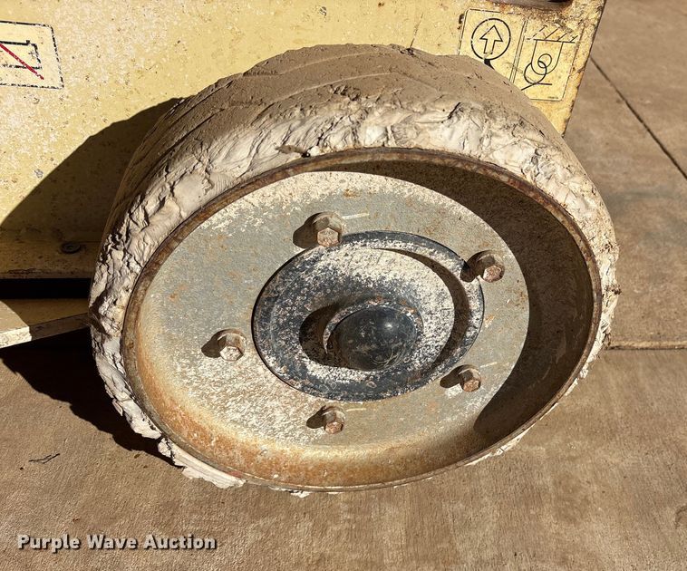 image for item ET7283 2009 JLG 2630ES scissor lift