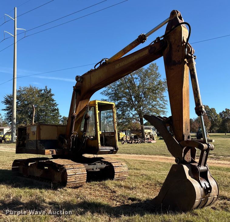 image for item ET7284 1981 Caterpillar 215 excavator