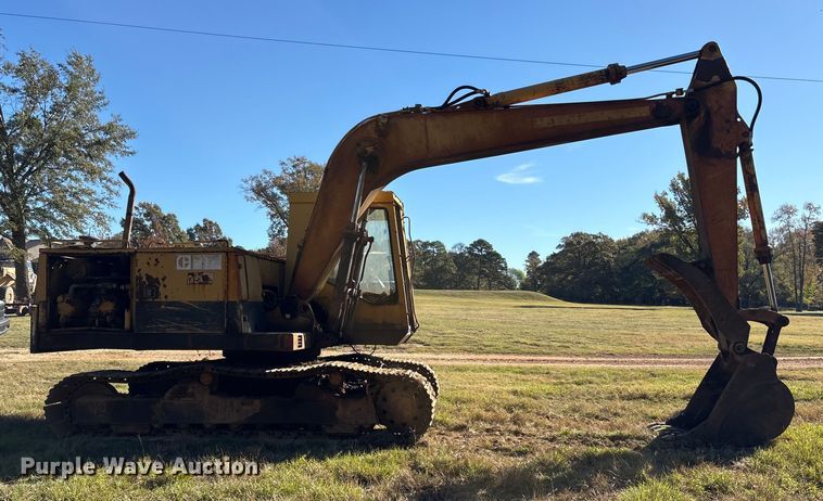 image for item ET7284 1981 Caterpillar 215 excavator