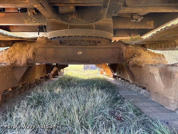 image for item ET7284 1981 Caterpillar 215 excavator