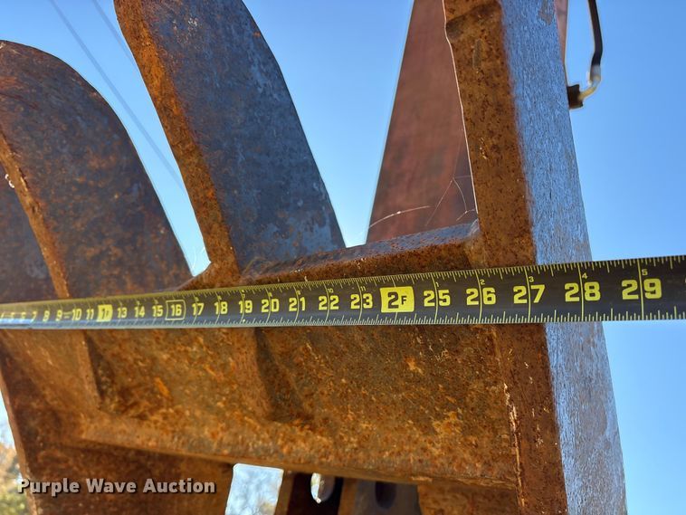 image for item ET7284 1981 Caterpillar 215 excavator