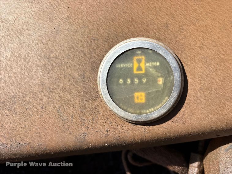 image for item ET7284 1981 Caterpillar 215 excavator