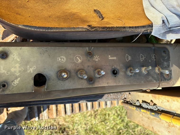 image for item ET7284 1981 Caterpillar 215 excavator