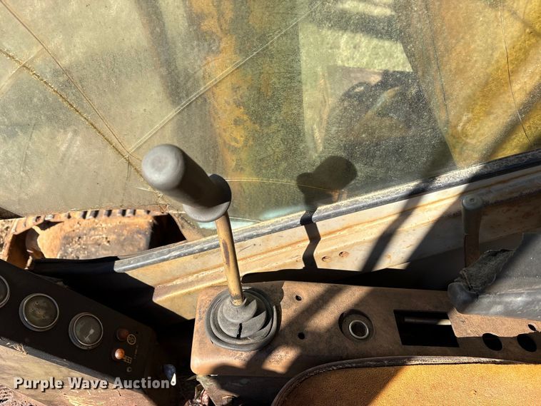 image for item ET7284 1981 Caterpillar 215 excavator