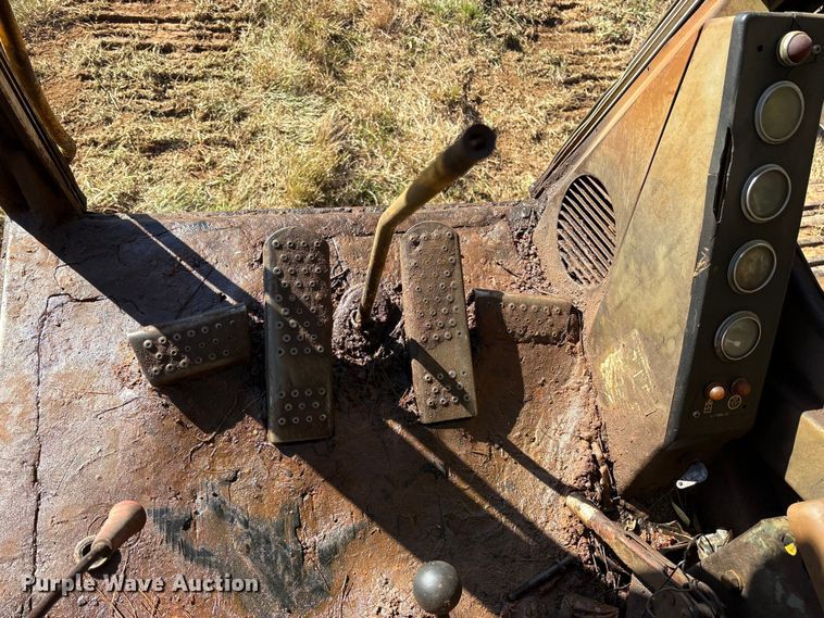 image for item ET7284 1981 Caterpillar 215 excavator