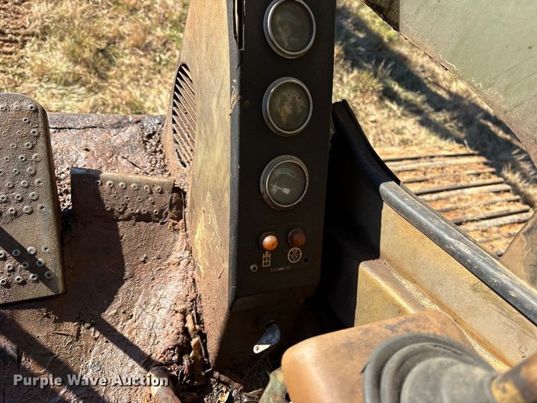 image for item ET7284 1981 Caterpillar 215 excavator