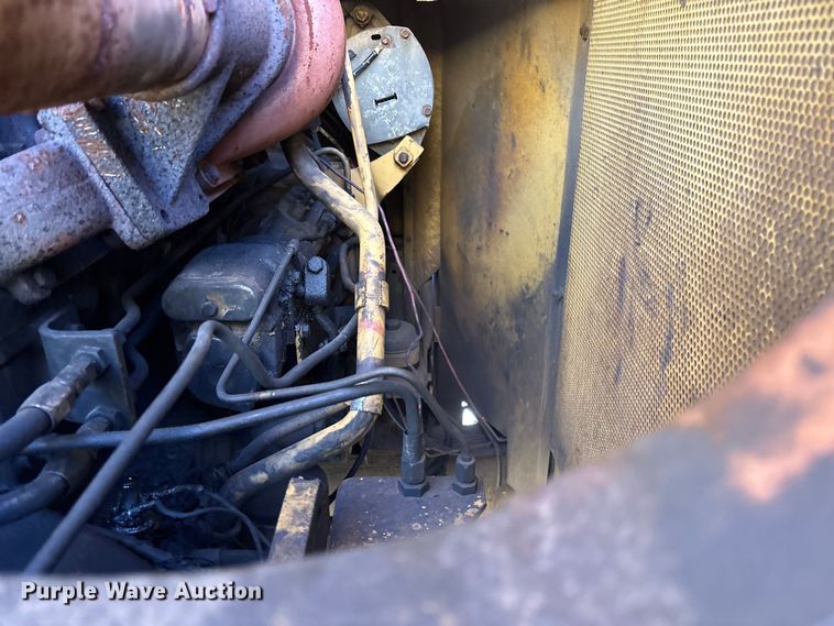 image for item ET7284 1981 Caterpillar 215 excavator