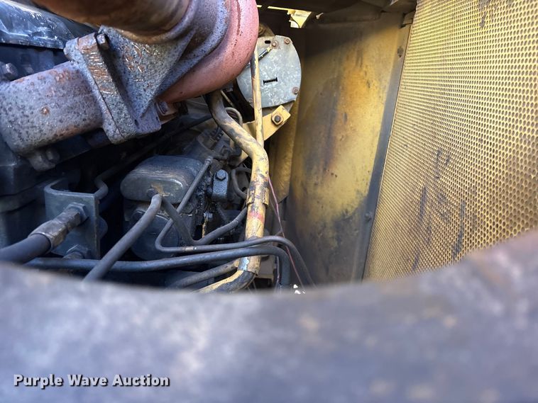 image for item ET7284 1981 Caterpillar 215 excavator