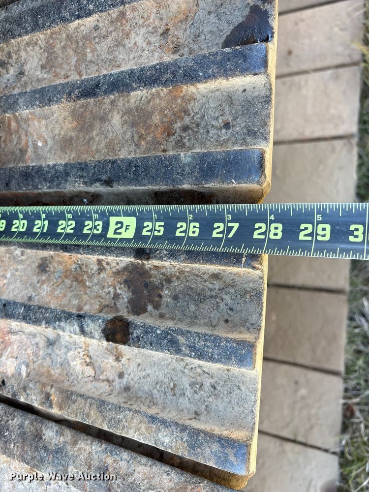 image for item ET7284 1981 Caterpillar 215 excavator