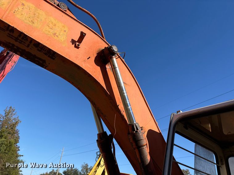 image for item ET7285 1994 Hitachi EX150 excavator
