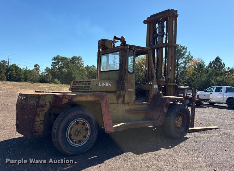 image for item ET7286 1979 Clark Y300 forklift