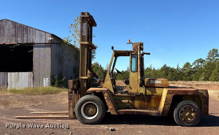 image for item ET7286 1979 Clark Y300 forklift