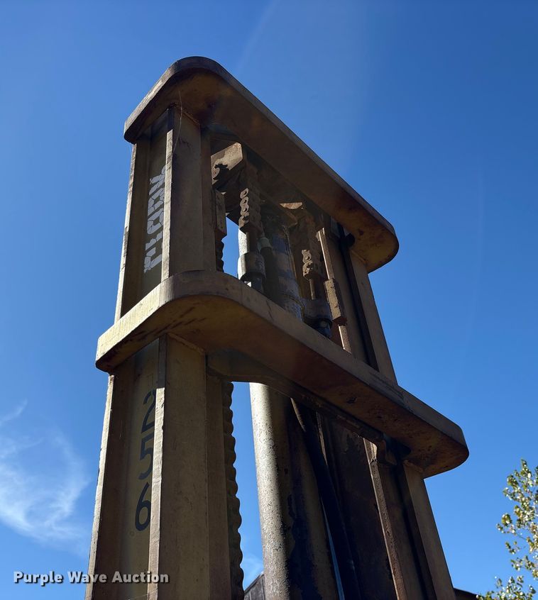 image for item ET7286 1979 Clark Y300 forklift