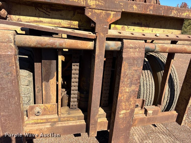 image for item ET7286 1979 Clark Y300 forklift