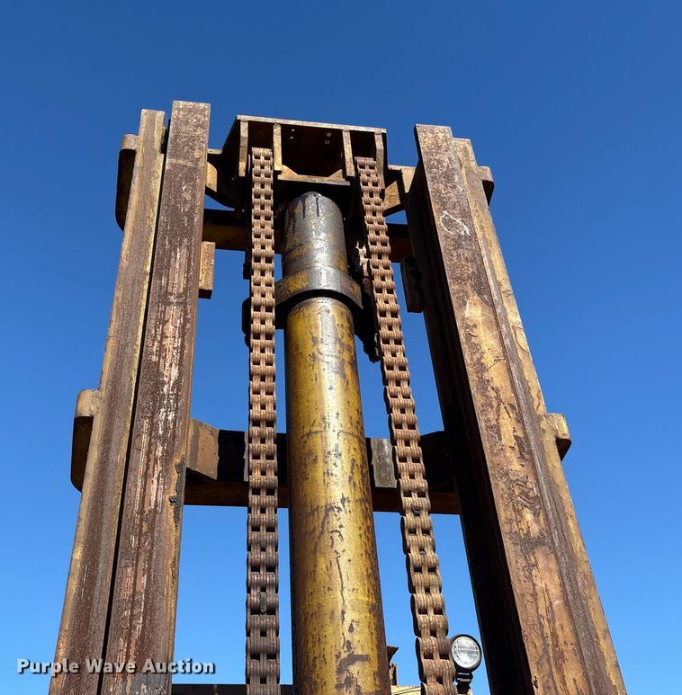 image for item ET7286 1979 Clark Y300 forklift