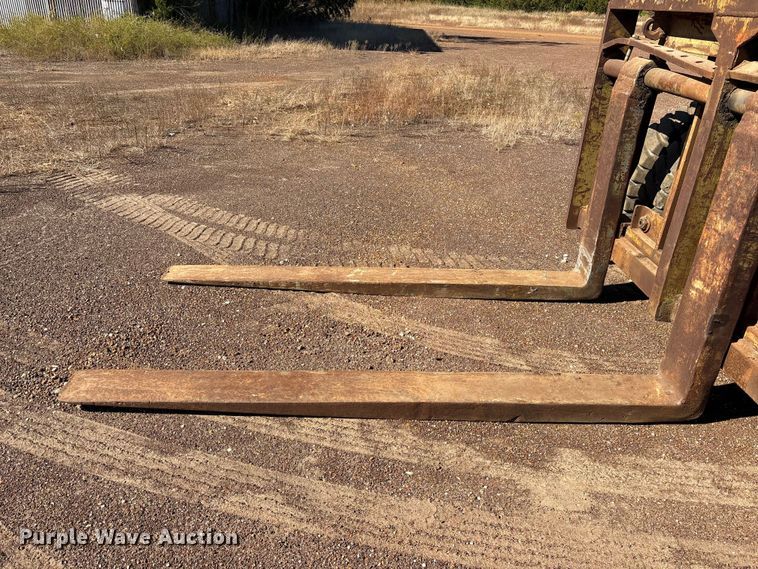 image for item ET7286 1979 Clark Y300 forklift