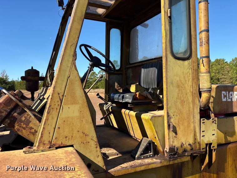 image for item ET7286 1979 Clark Y300 forklift