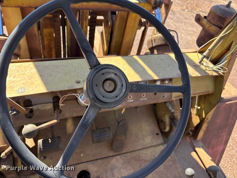 image for item ET7286 1979 Clark Y300 forklift