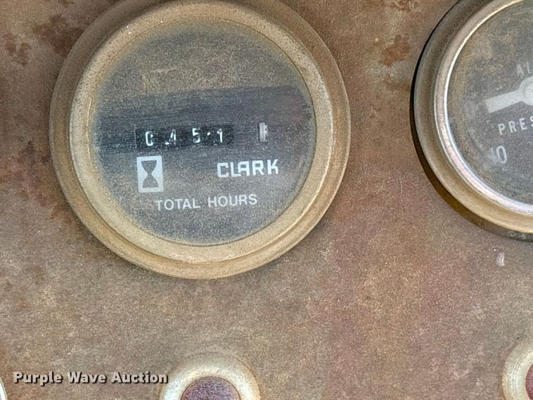 image for item ET7286 1979 Clark Y300 forklift