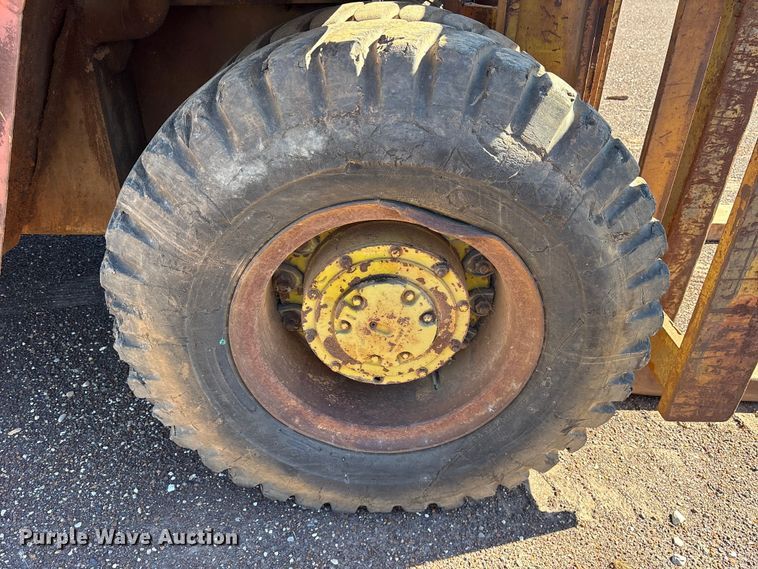 image for item ET7286 1979 Clark Y300 forklift