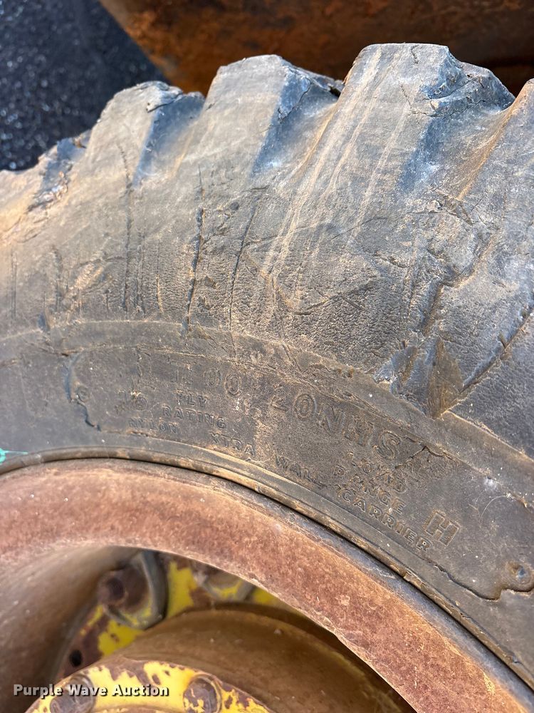 image for item ET7286 1979 Clark Y300 forklift