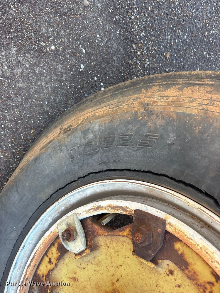 image for item ET7286 1979 Clark Y300 forklift