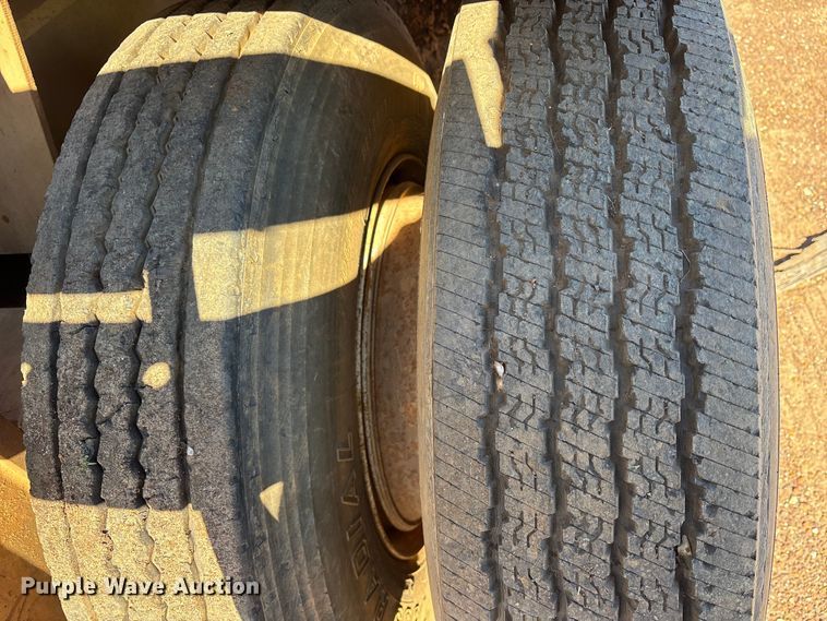 image for item ET7286 1979 Clark Y300 forklift