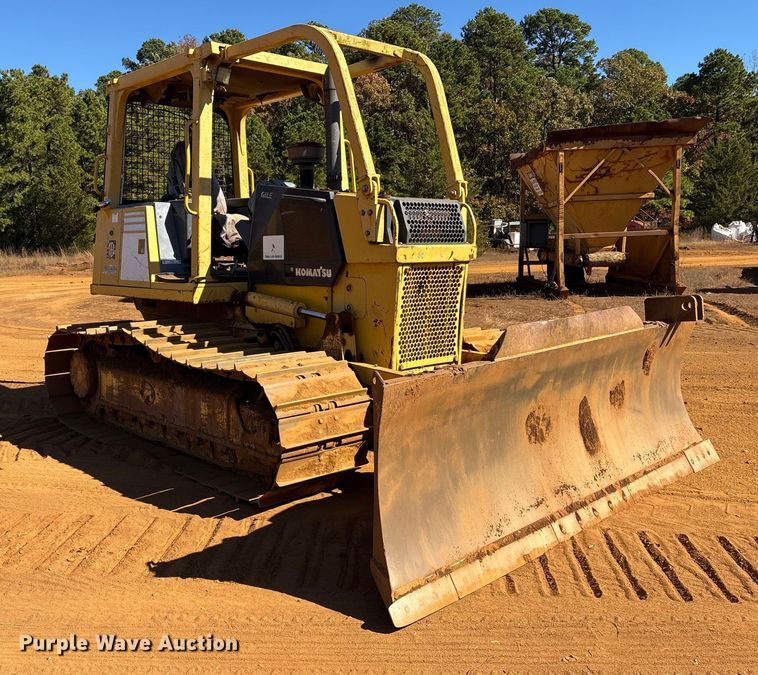 image for item ET7287 2006 Komatsu D39PX-21 dozer