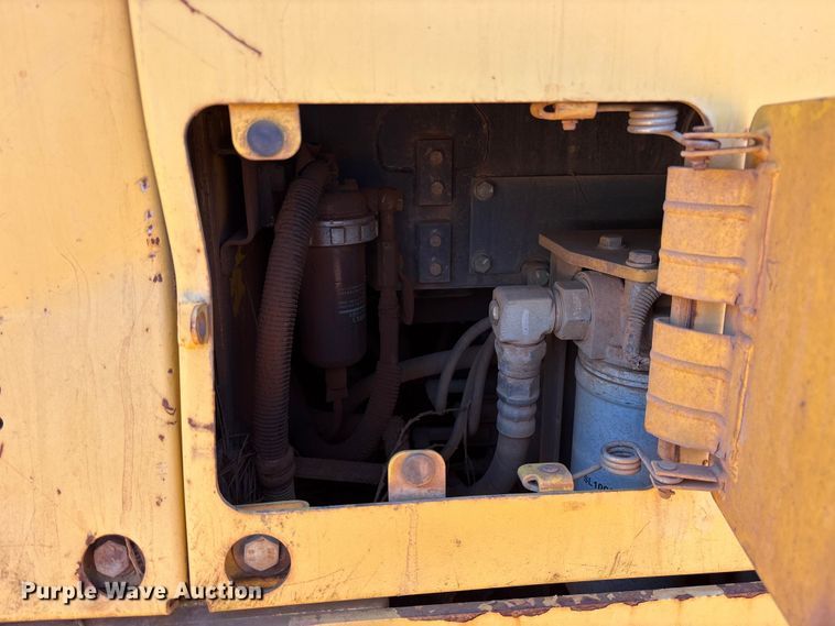 image for item ET7287 2006 Komatsu D39PX-21 dozer