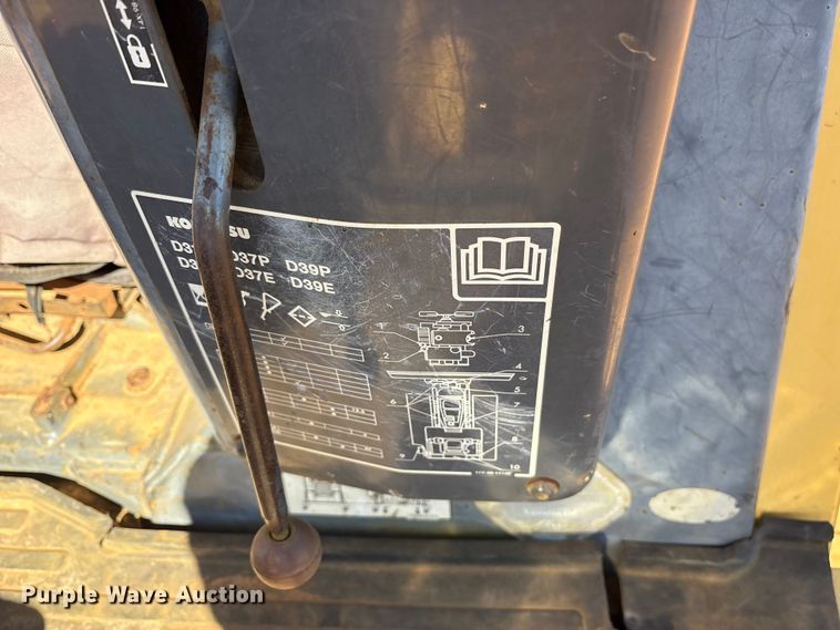 image for item ET7287 2006 Komatsu D39PX-21 dozer