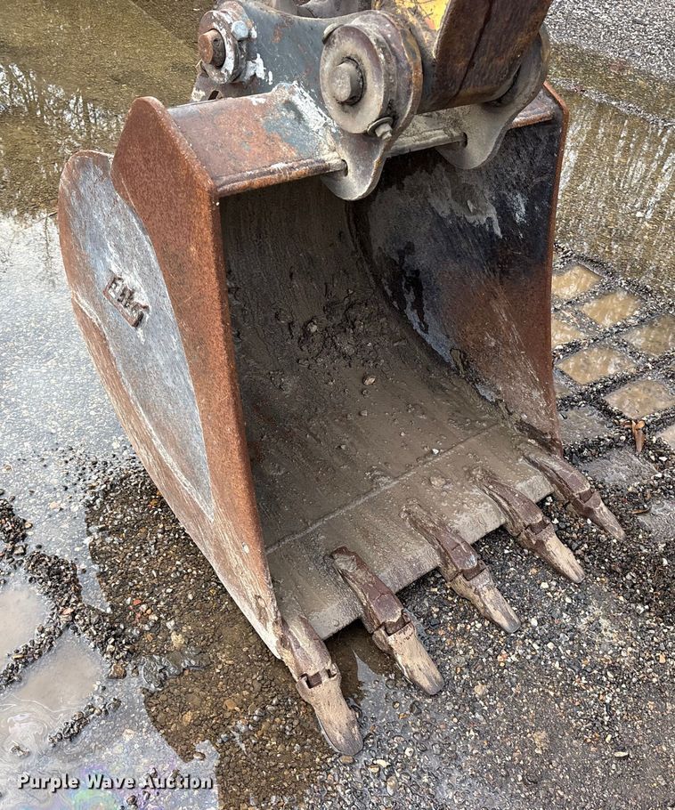 image for item ET7322 2012 Komatsu PC88MR-8 mini excavator