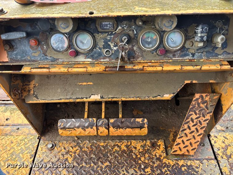 image for item ET7323 1997 Case 1150G dozer