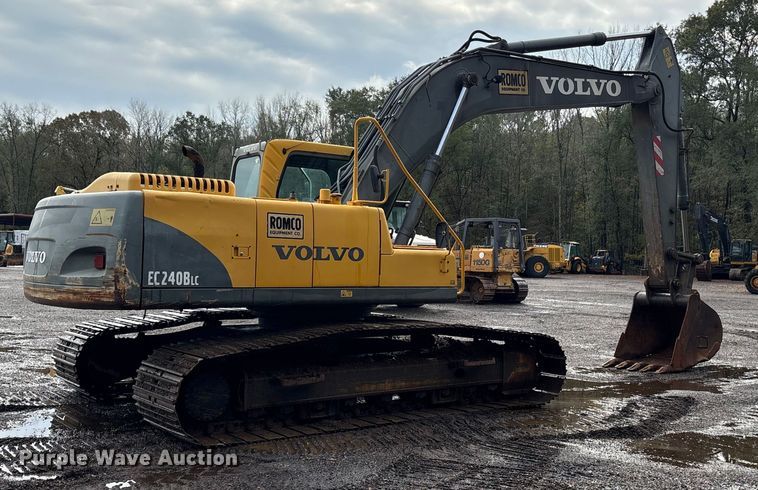 image for item ET7324 2006 Volvo EC240BLC excavator