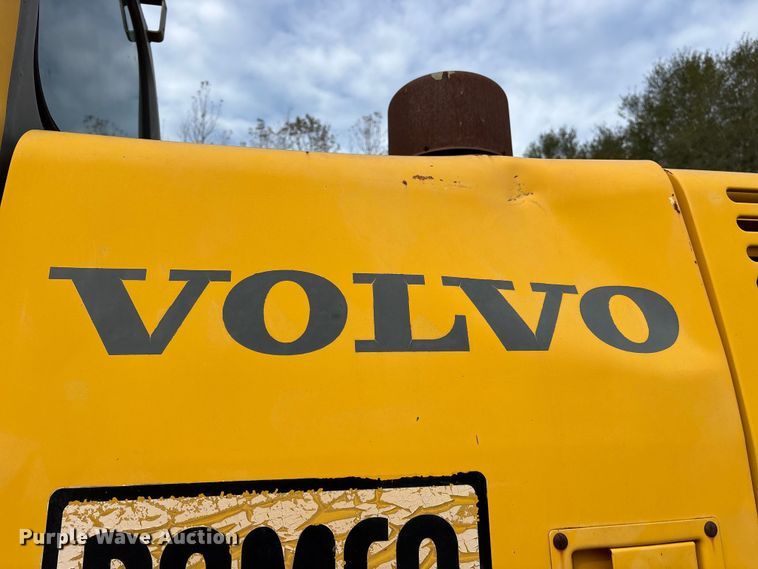 image for item ET7324 2006 Volvo EC240BLC excavator