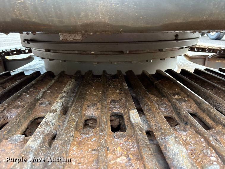 image for item ET7324 2006 Volvo EC240BLC excavator