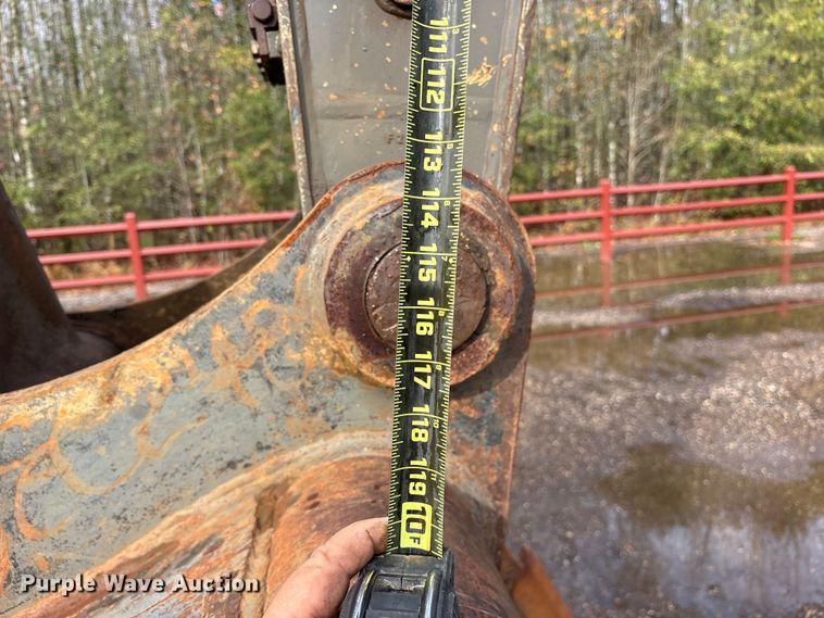 image for item ET7324 2006 Volvo EC240BLC excavator